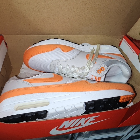 Nike Air Max 1 Women's Sneakers - White and Red - Picture 7 of 7